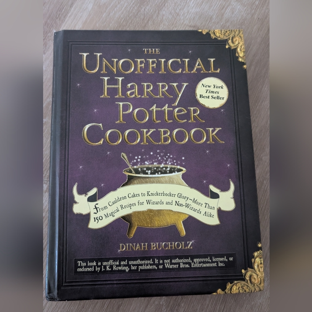 The Unofficial Harry Potter Cookbook - Enchanting Purple Edition